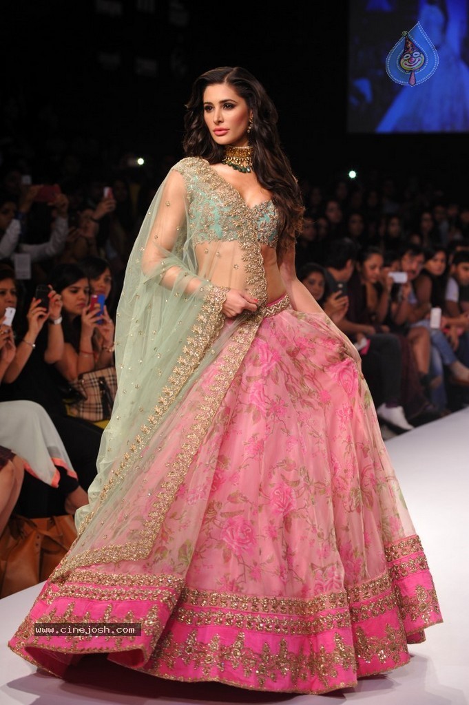 Bolly Celebs Walks the Ramp at LFW 2014 - 55 / 78 photos
