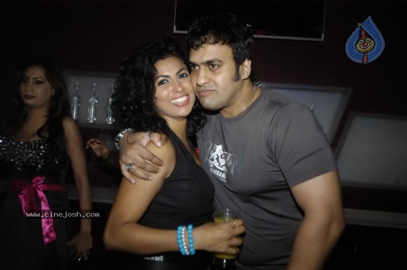 Bolly Hot Celebs at Dahi Handi Event in Night Club - 18 / 79 photos