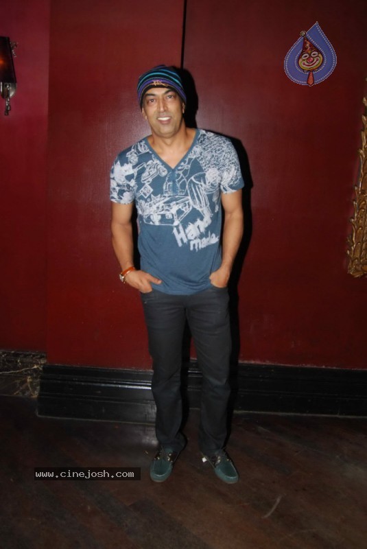 Bolly Hot Celebs at Dahi Handi Event in Night Club - 25 / 79 photos