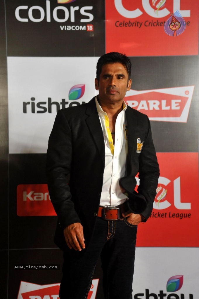 Bolly n South Celebs at CCL Season 4 Launch 01 - 28 / 150 photos