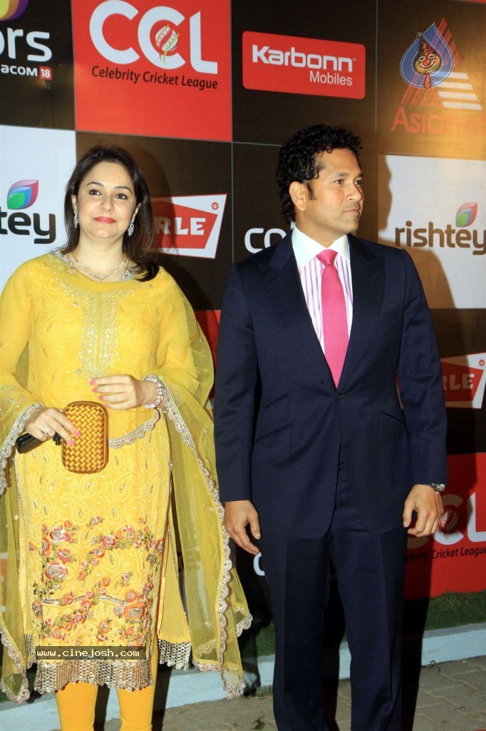 Bolly n South Celebs at CCL Season 4 Launch 01 - 36 / 150 photos