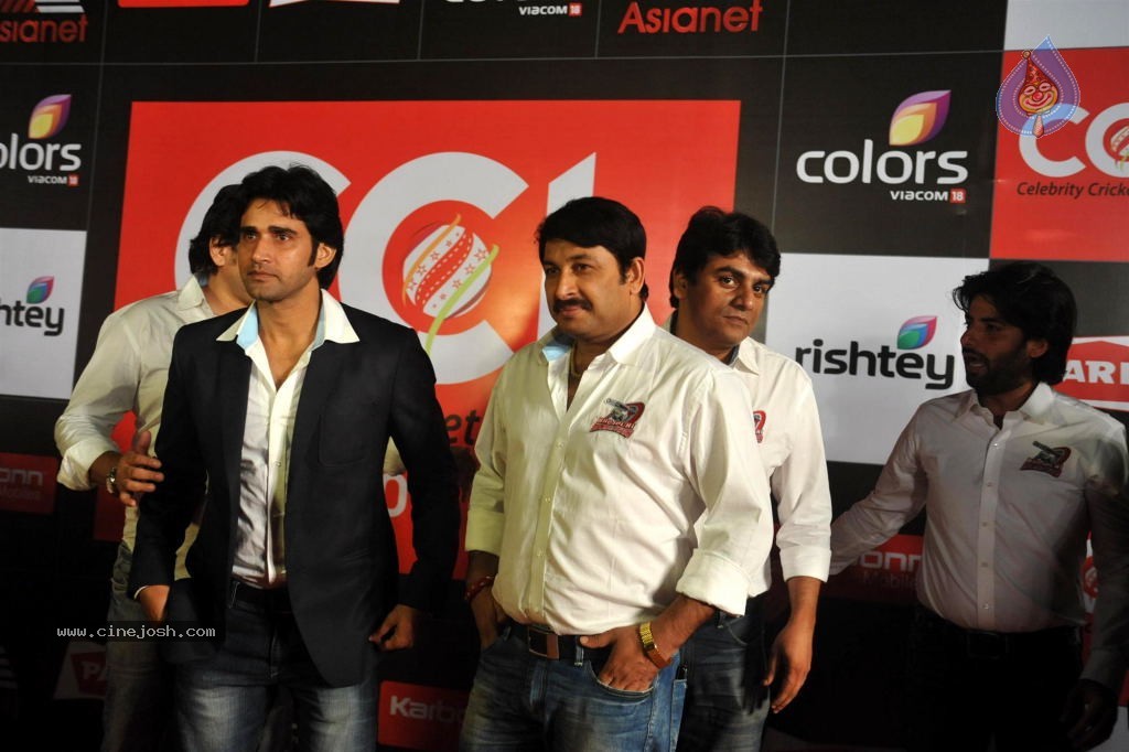 Bolly n South Celebs at CCL Season 4 Launch 01 - 42 / 150 photos