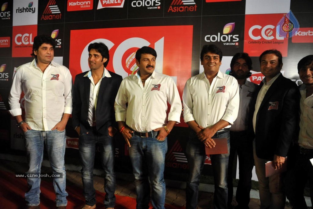 Bolly n South Celebs at CCL Season 4 Launch 01 - 90 / 150 photos