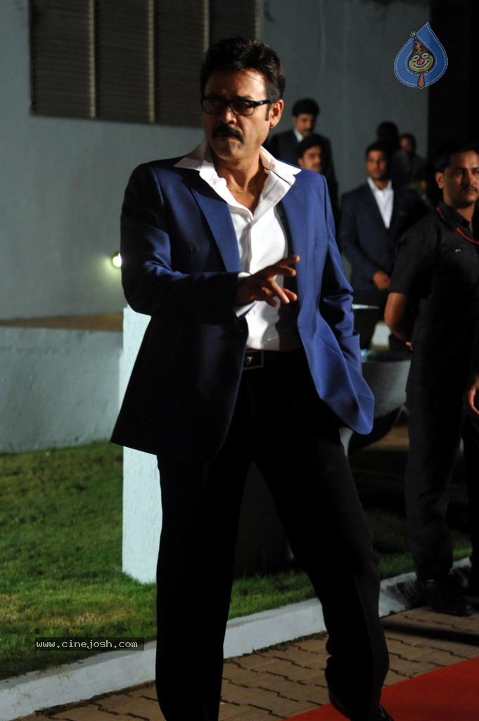 Bolly n South Celebs at CCL Season 4 Launch 01 - 106 / 150 photos