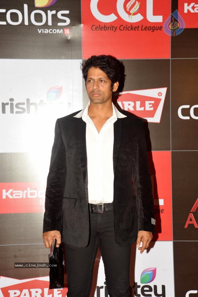 Bolly n South Celebs at CCL Season 4 Launch 01 - 110 / 150 photos