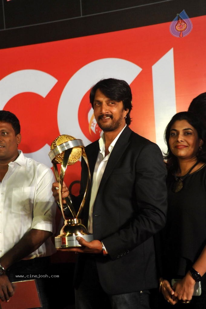 Bolly n South Celebs at CCL Season 4 Launch 01 - 115 / 150 photos