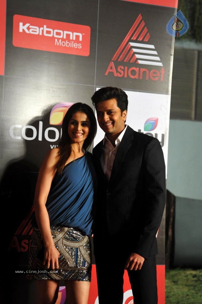 Bolly n South Celebs at CCL Season 4 Launch 01 - 116 / 150 photos