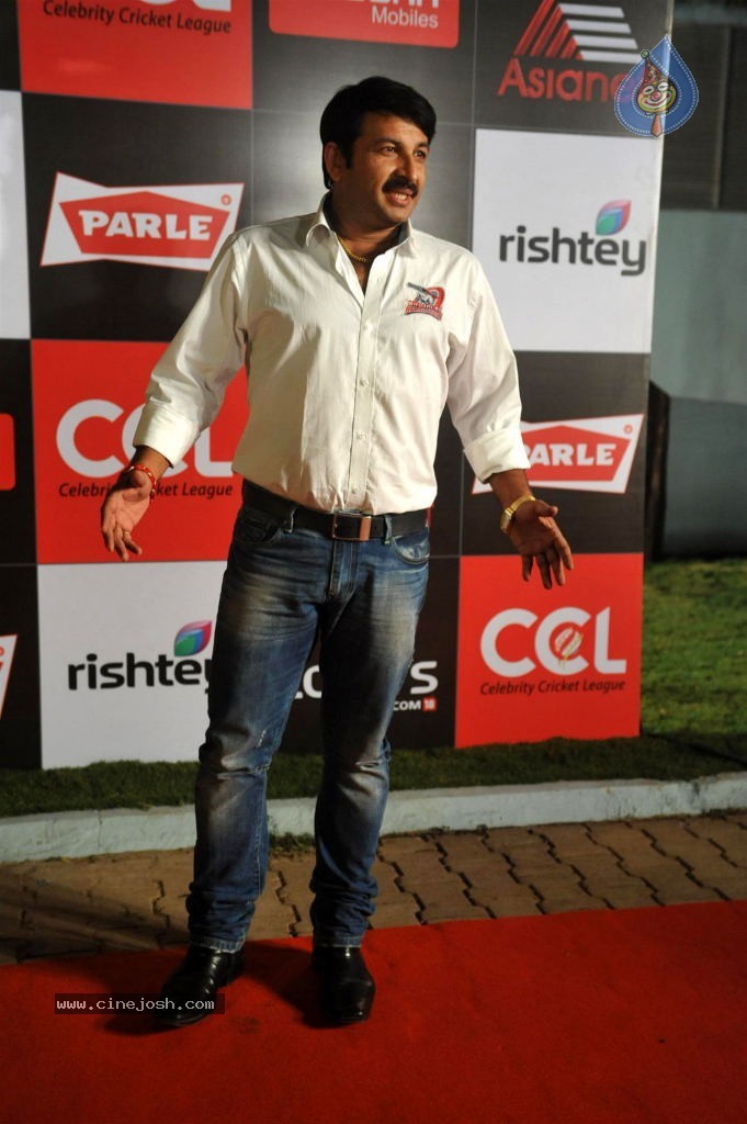 Bolly n South Celebs at CCL Season 4 Launch 01 - 128 / 150 photos