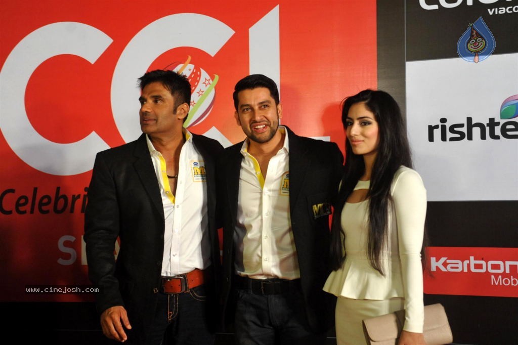 Bolly n South Celebs at CCL Season 4 Launch 01 - 138 / 150 photos