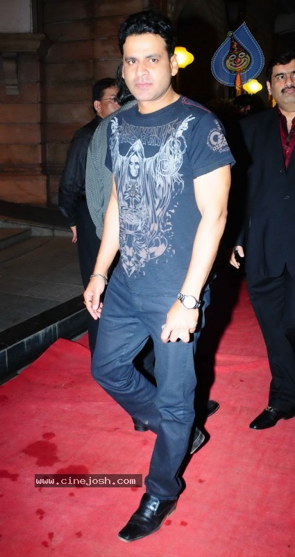 Bolly Stars at Dr.Agarwal's Daughter Wedding - 23 / 38 photos