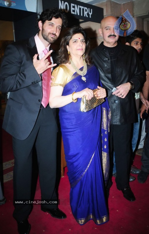 Bolly Stars at Dr.Agarwal's Daughter Wedding - 25 / 38 photos