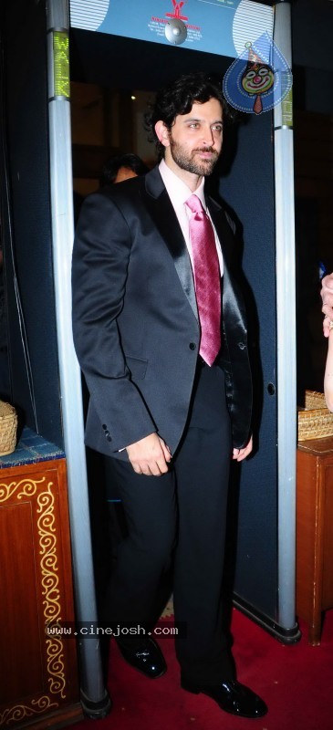 Bolly Stars at Dr.Agarwal's Daughter Wedding - 27 / 38 photos