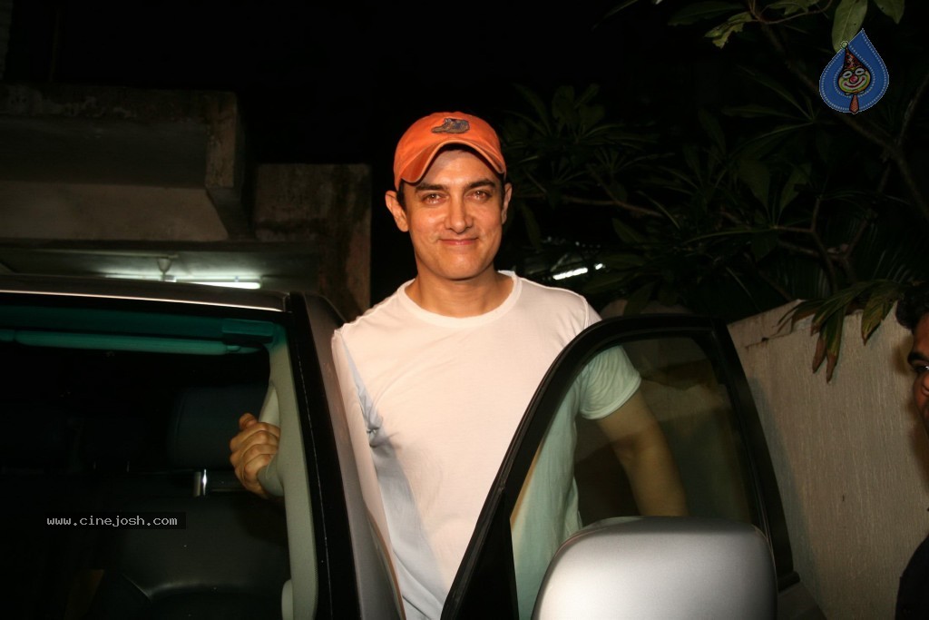 Bolly Stars at Peepli Live Special Show - 43 / 45 photos