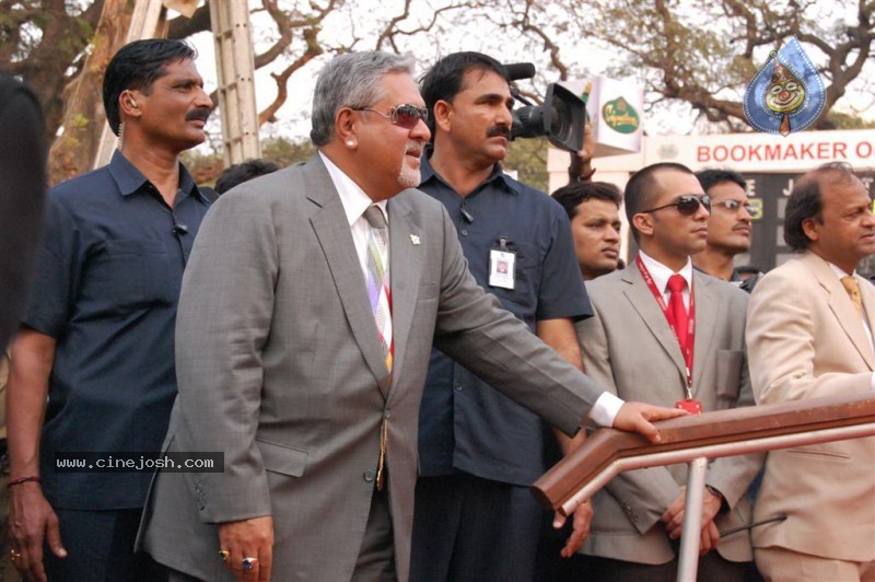 McDowell Signature Indian Derby 2010 - 37 / 79 photos