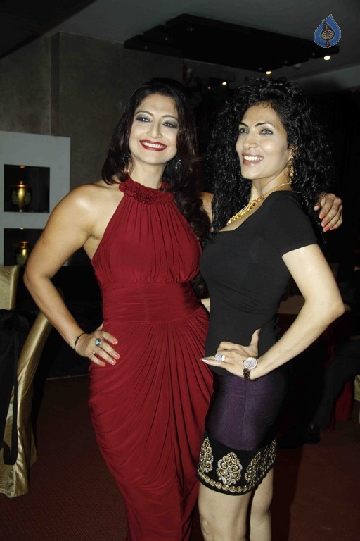 Bollywood Celebrities at Aarti Nagpal Party - 41 / 42 photos