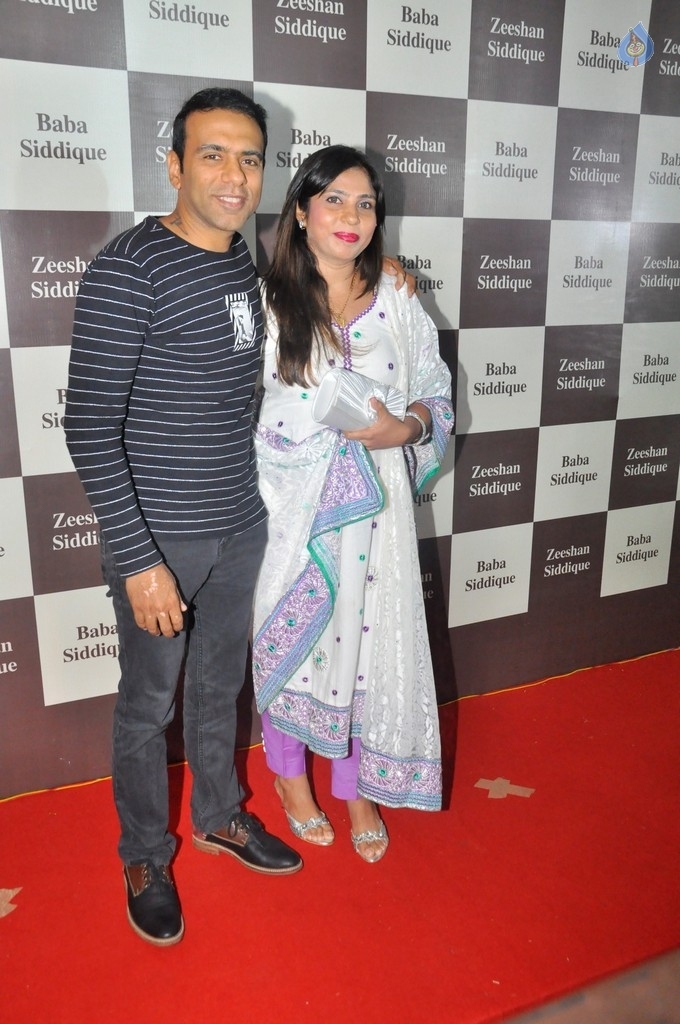 Bollywood Celebrities At Baba Siddique Iftar Party - 4 / 78 photos