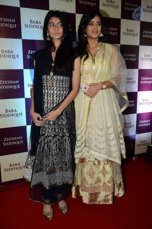 Bollywood Celebrities at Baba Siddique Ifter Party 1 - 15 / 80 photos