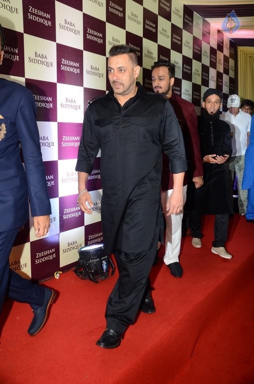 Bollywood Celebrities at Baba Siddique Ifter Party 1 - 71 / 80 photos