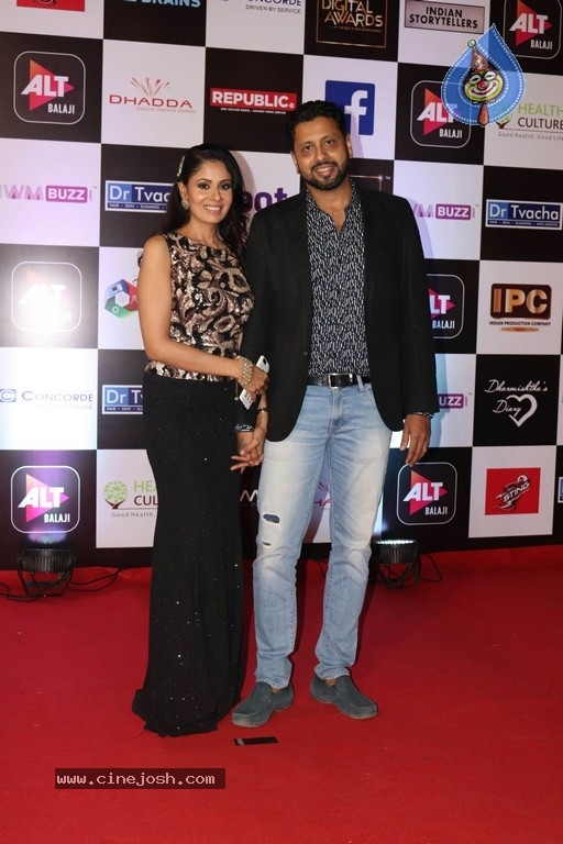 Bollywood Celebrities at Digital Awards Function - 26 / 51 photos