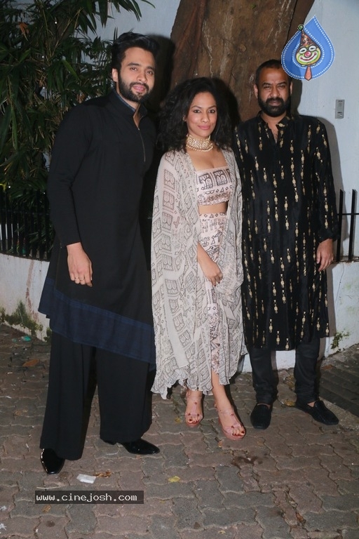 Bollywood Celebrities at Diwali Celebrations Photos - 5 / 76 photos