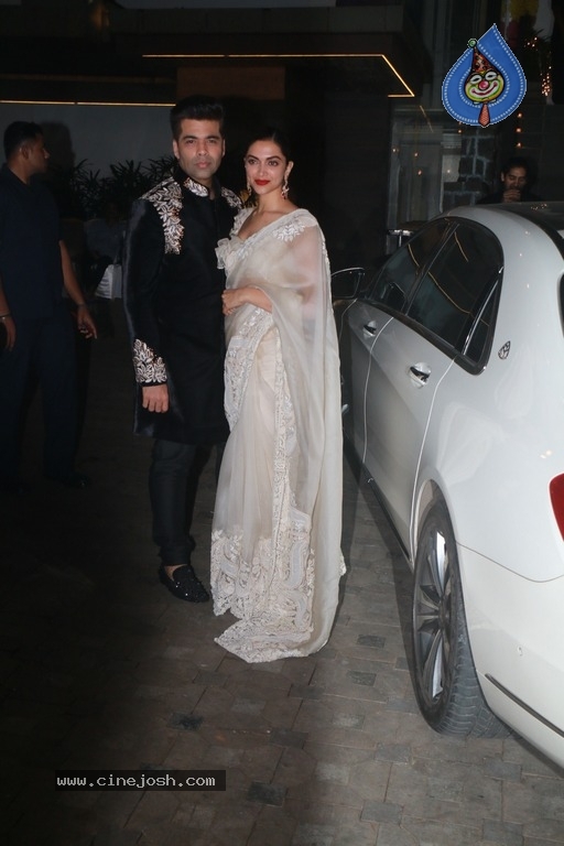 Bollywood Celebrities at Diwali Celebrations Photos - 11 / 76 photos