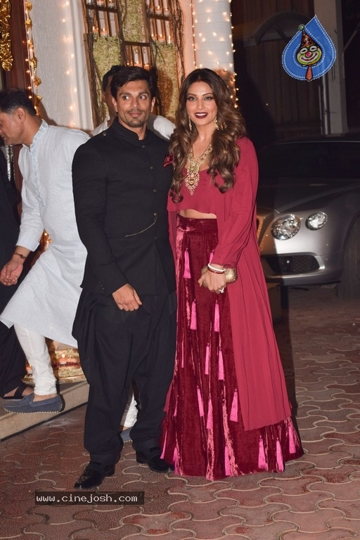 Bollywood Celebrities at Diwali Celebrations Photos - 14 / 76 photos