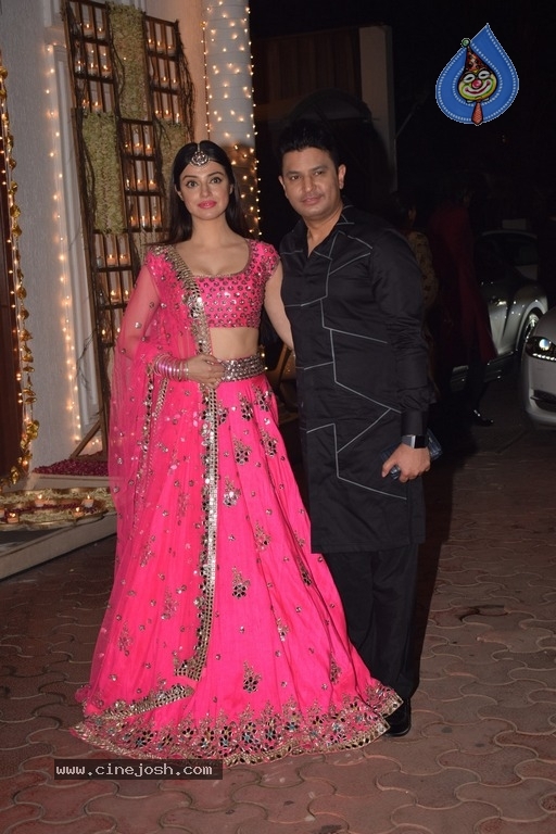 Bollywood Celebrities at Diwali Celebrations Photos - 16 / 76 photos