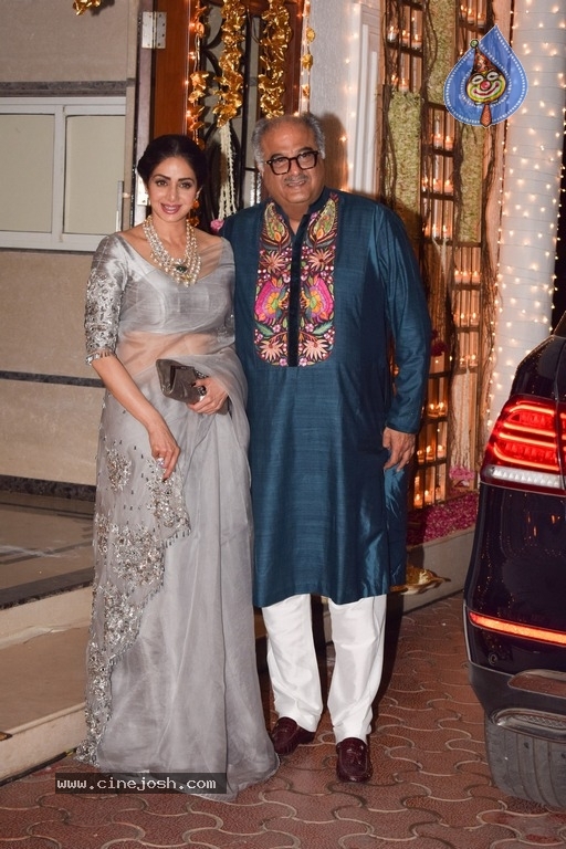Bollywood Celebrities at Diwali Celebrations Photos - 17 / 76 photos