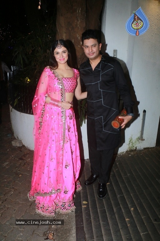 Bollywood Celebrities at Diwali Celebrations Photos - 31 / 76 photos