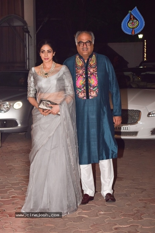 Bollywood Celebrities at Diwali Celebrations Photos - 58 / 76 photos