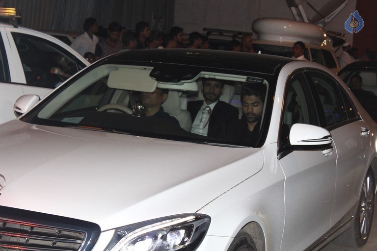 Bollywood Celebrities at Filmfare Awards 2017 - 40 / 49 photos