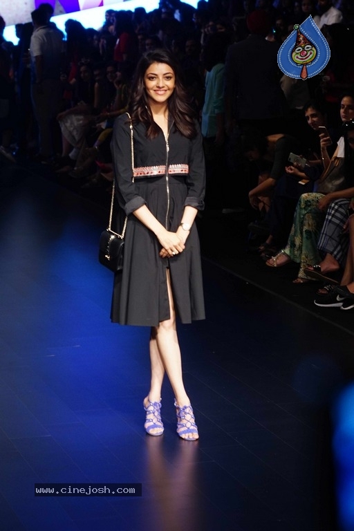 Bollywood Celebrities At Lakme Fashion Week - 10 / 14 photos
