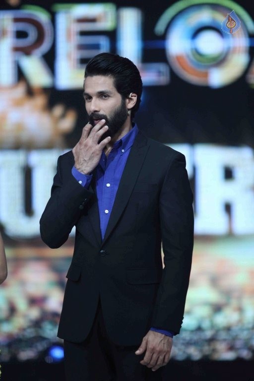 Bollywood Celebrities at Super Finale of JDJ - 9 / 48 photos