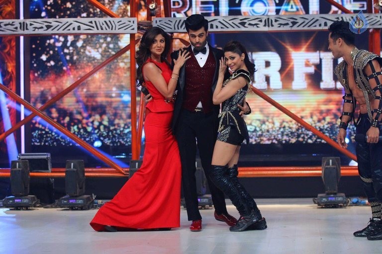 Bollywood Celebrities at Super Finale of JDJ - 17 / 48 photos