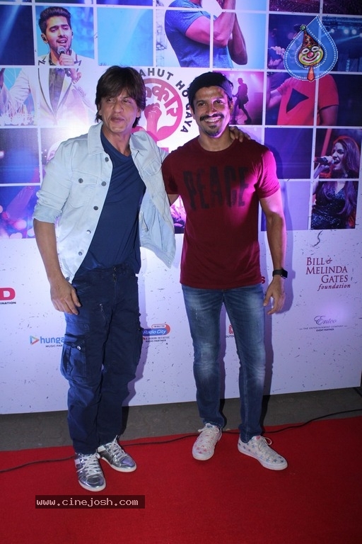 Bollywood Celebrities At The Red Carpet Of Lalkaar - 1 / 12 photos