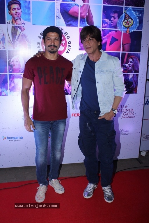 Bollywood Celebrities At The Red Carpet Of Lalkaar - 5 / 12 photos