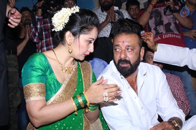 Bollywood Celebrities Celebrates Ganesh Chaturthi Photos - 25 / 53 photos