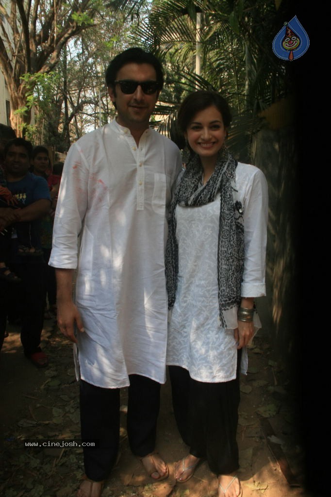 Bollywood Celebrities Celebrates Holi - 10 / 178 photos