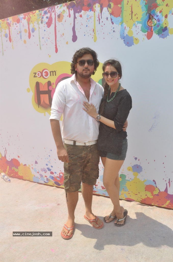 Bollywood Celebrities Celebrates Holi - 27 / 178 photos