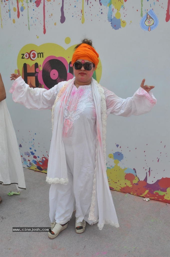 Bollywood Celebrities Celebrates Holi - 30 / 178 photos