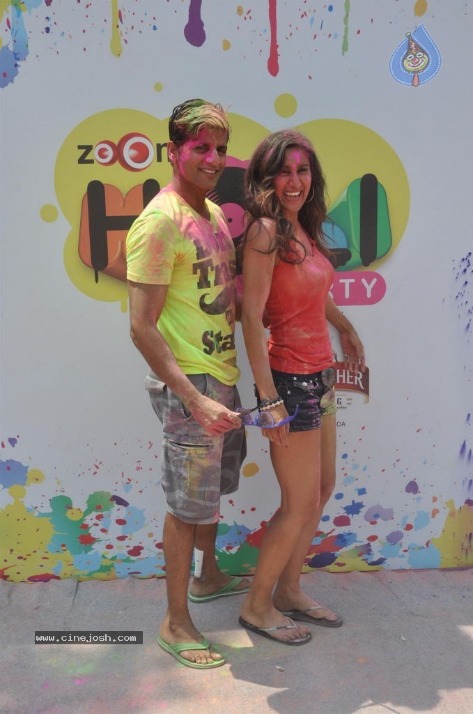 Bollywood Celebrities Celebrates Holi - 40 / 178 photos