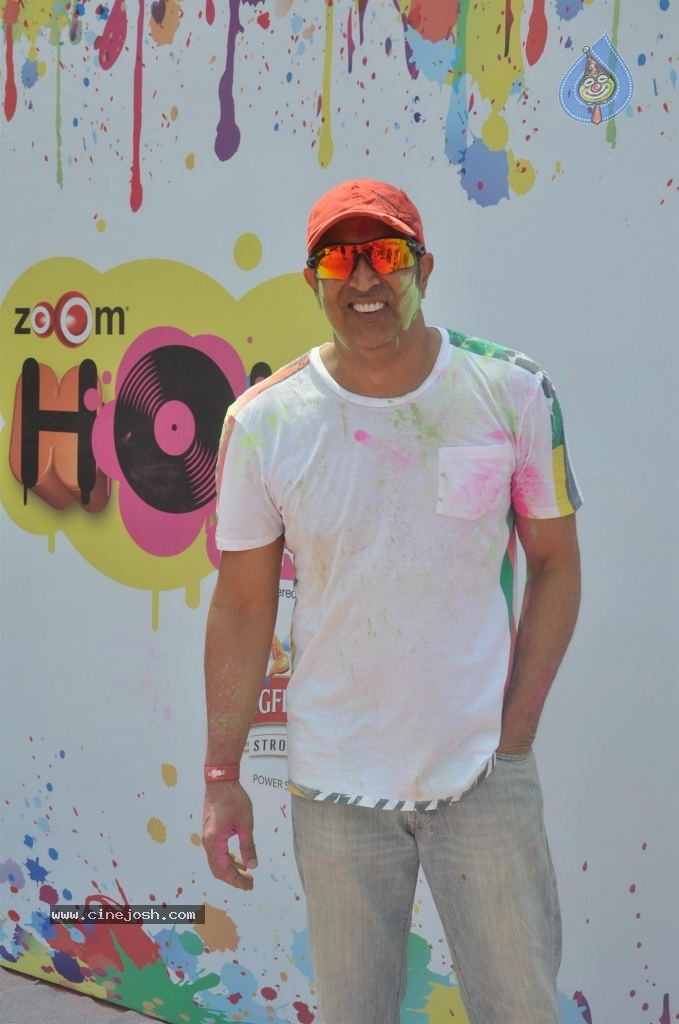 Bollywood Celebrities Celebrates Holi - 49 / 178 photos