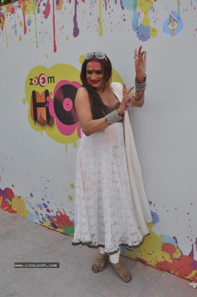 Bollywood Celebrities Celebrates Holi - 51 / 178 photos