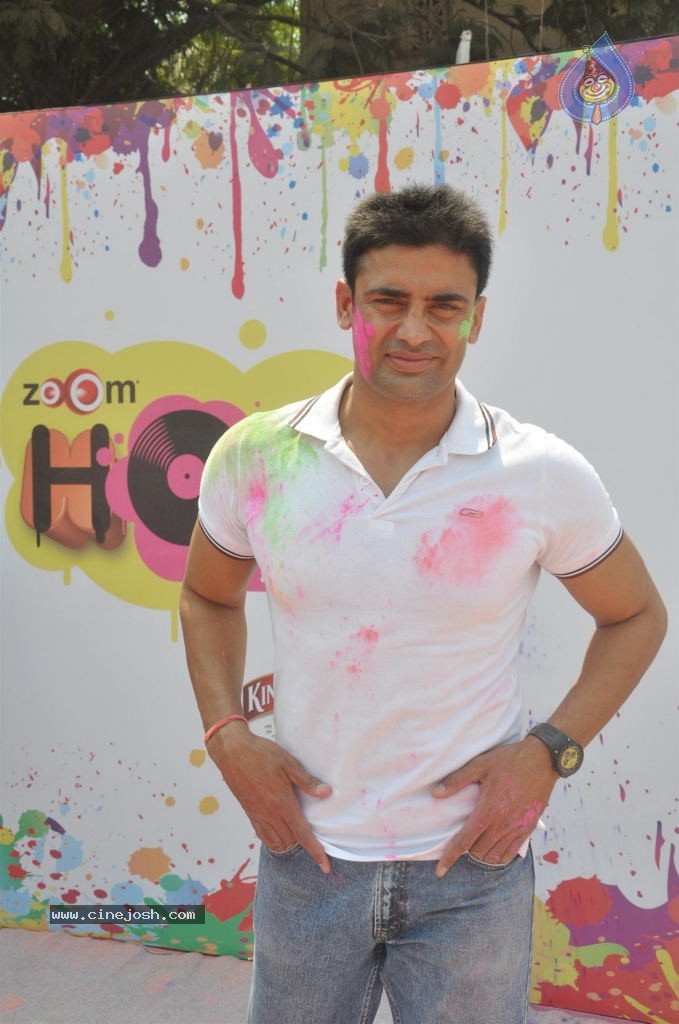 Bollywood Celebrities Celebrates Holi - 53 / 178 photos
