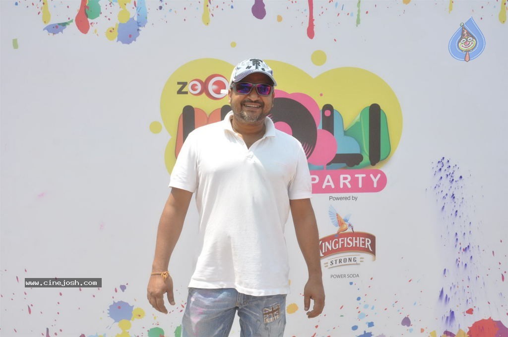 Bollywood Celebrities Celebrates Holi - 60 / 178 photos