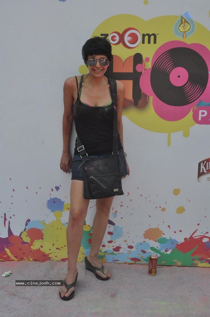 Bollywood Celebrities Celebrates Holi - 66 / 178 photos