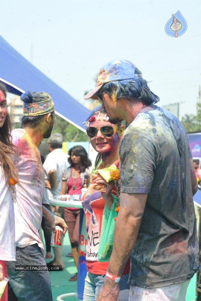 Bollywood Celebrities Celebrates Holi - 81 / 178 photos