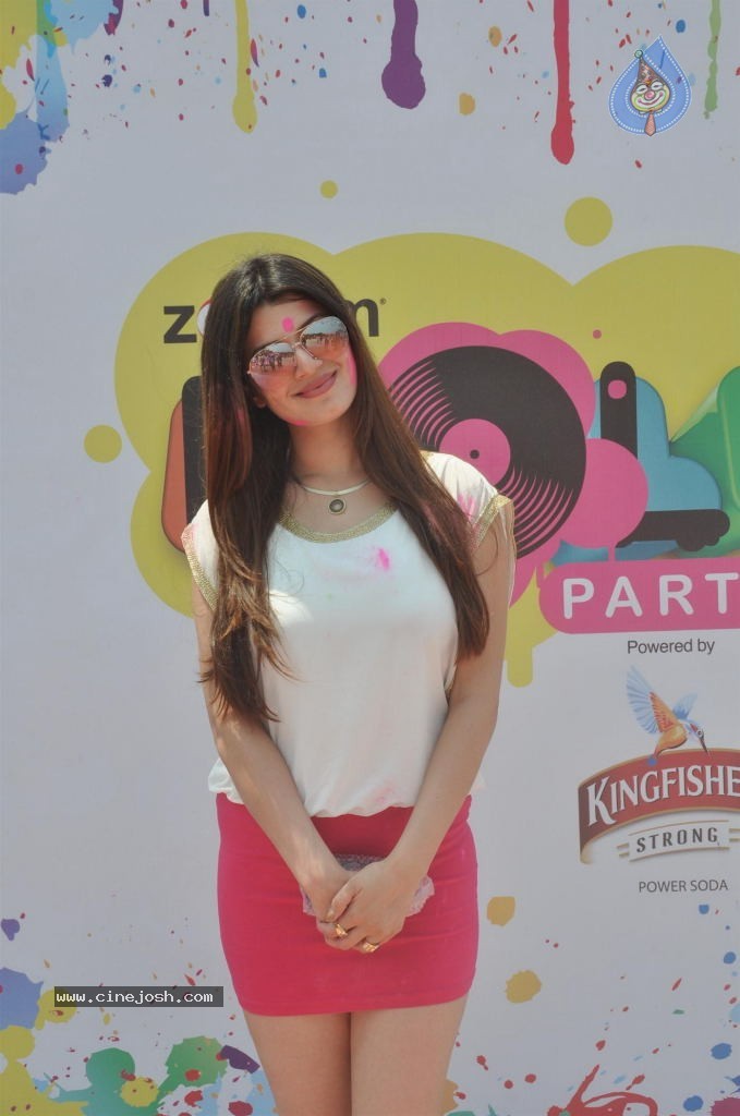 Bollywood Celebrities Celebrates Holi - 84 / 178 photos