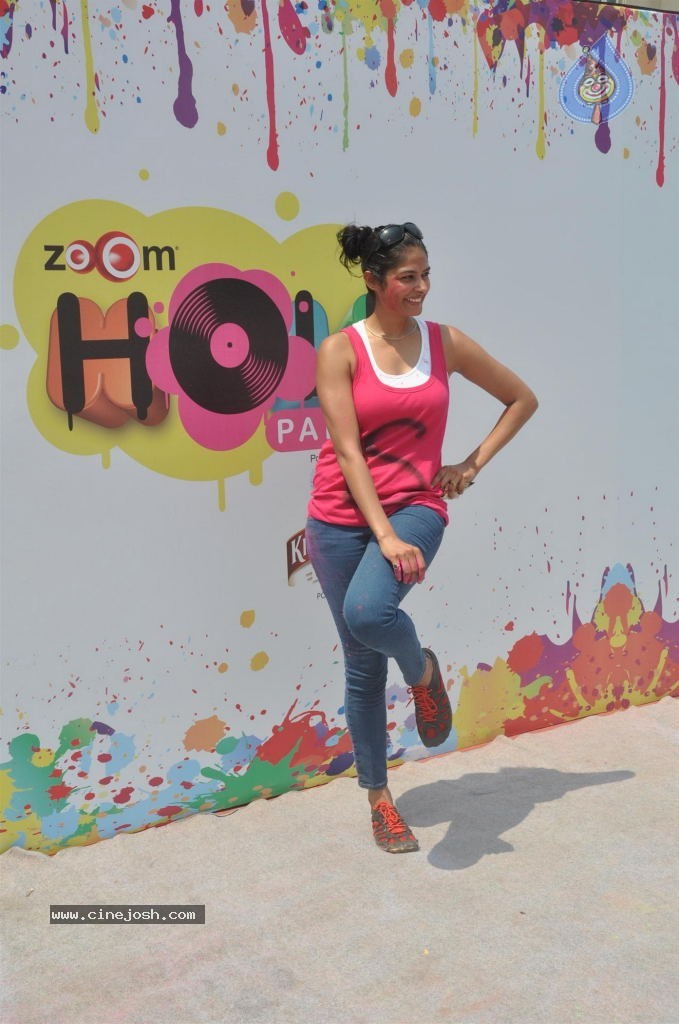 Bollywood Celebrities Celebrates Holi - 109 / 178 photos