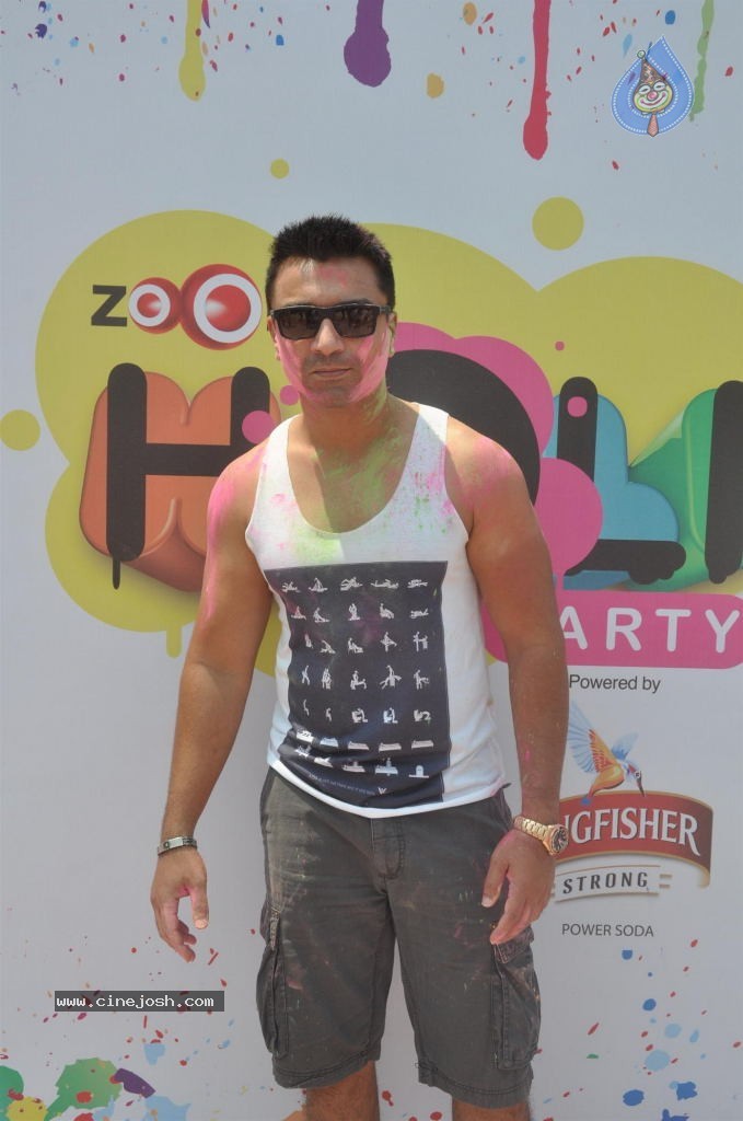 Bollywood Celebrities Celebrates Holi - 119 / 178 photos